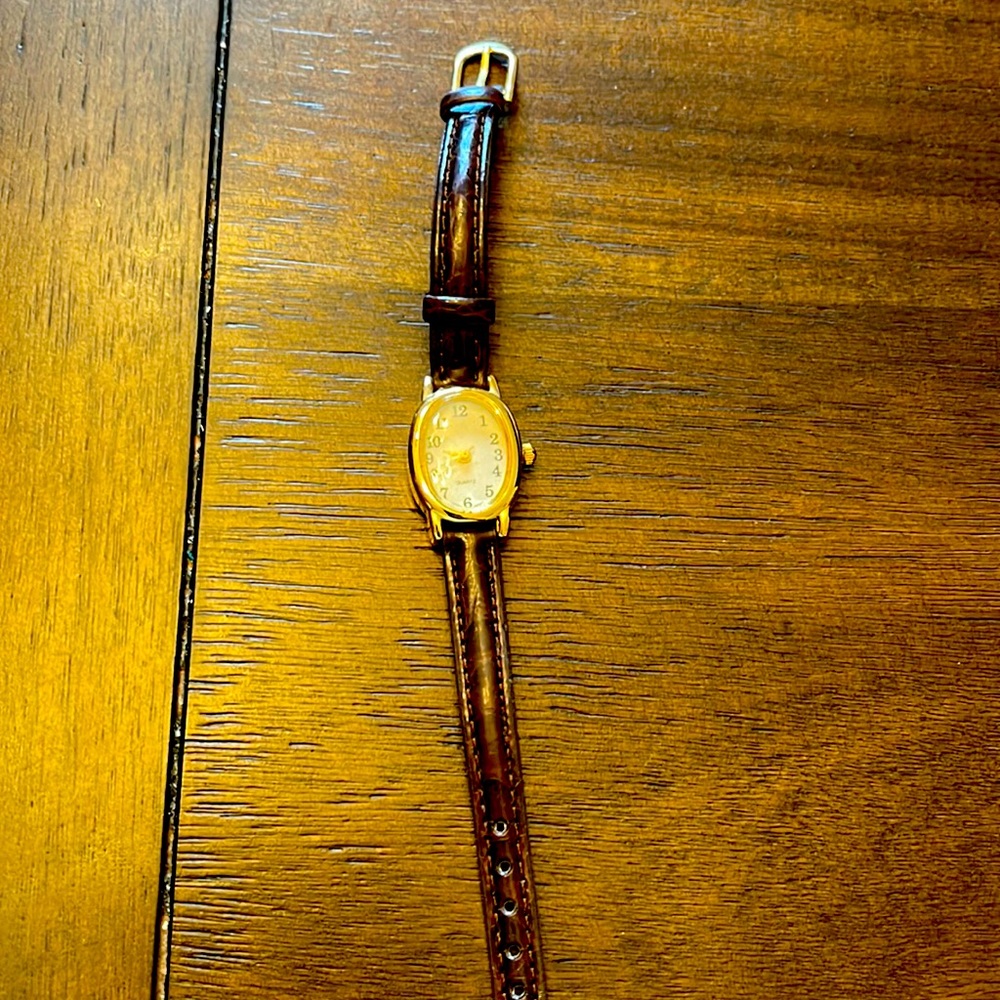 Women’s quartz wrist watch.